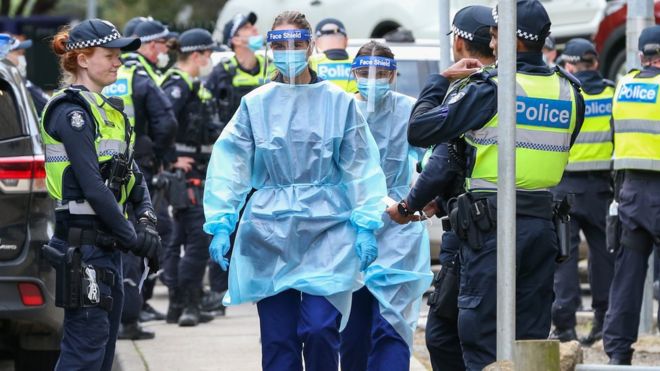Coronavirus: Australia to close Victoria-New South Wales border