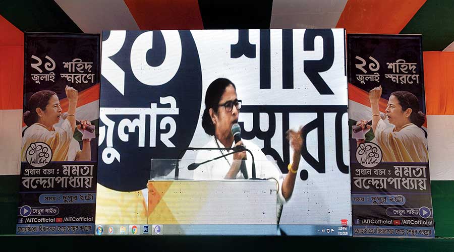 Gujarat will not rule Bengal: Mamata Banerjee