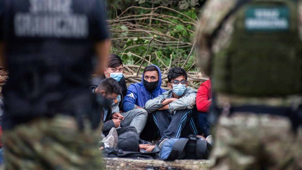 Poland border crisis: What happens to migrants who are turned away?